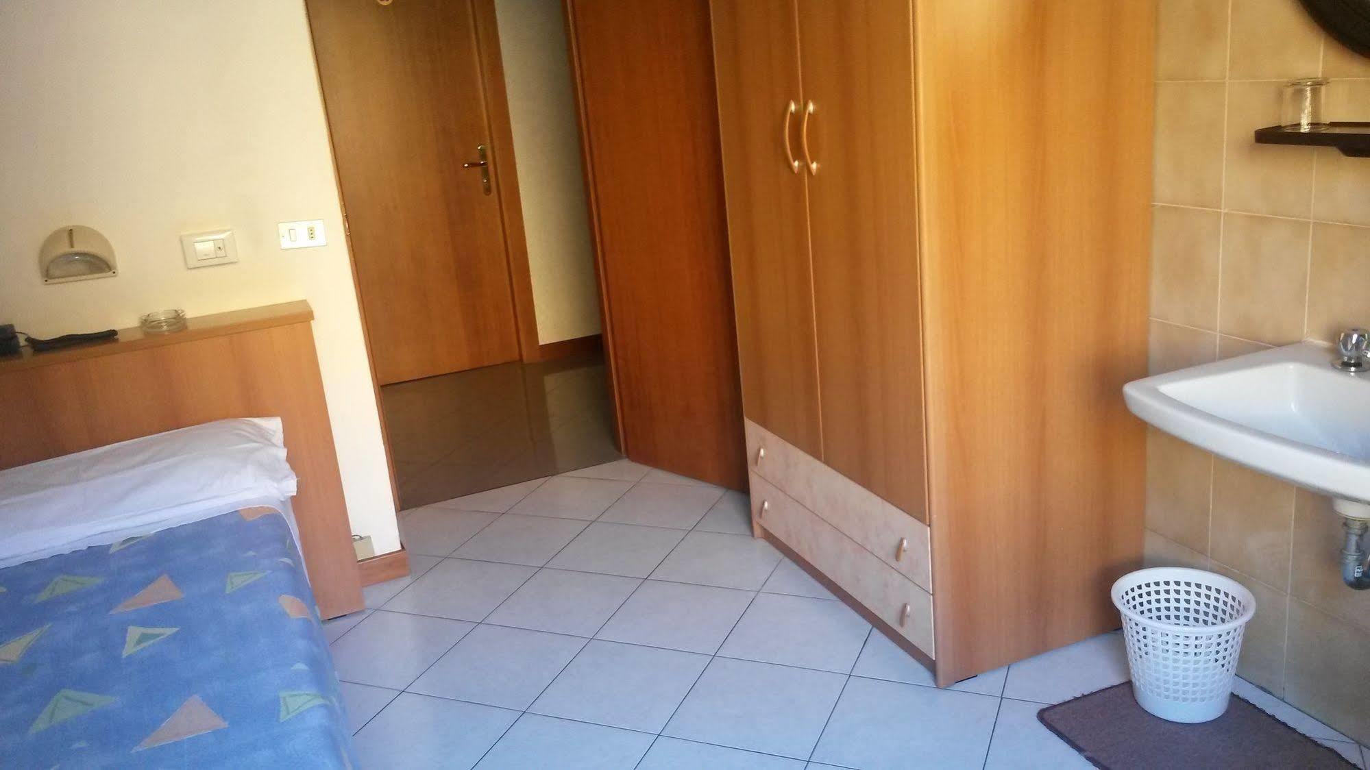 Pensione Marconi Bologna Esterno foto